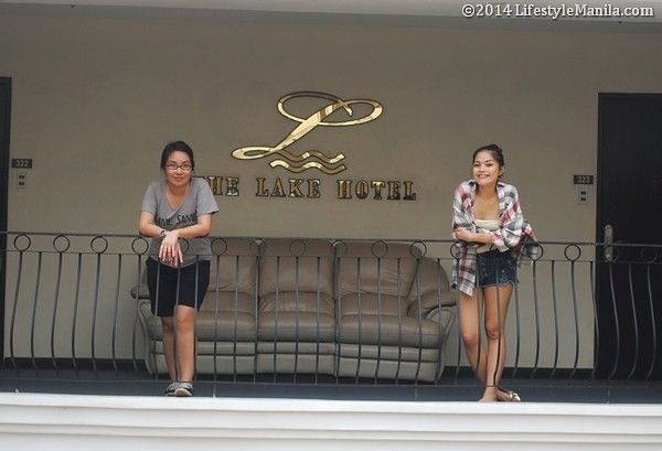 Hot Chicks Lake Hotel Tagaytay